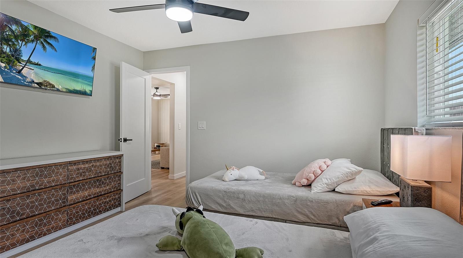 3924 HELENE ST — photo 39