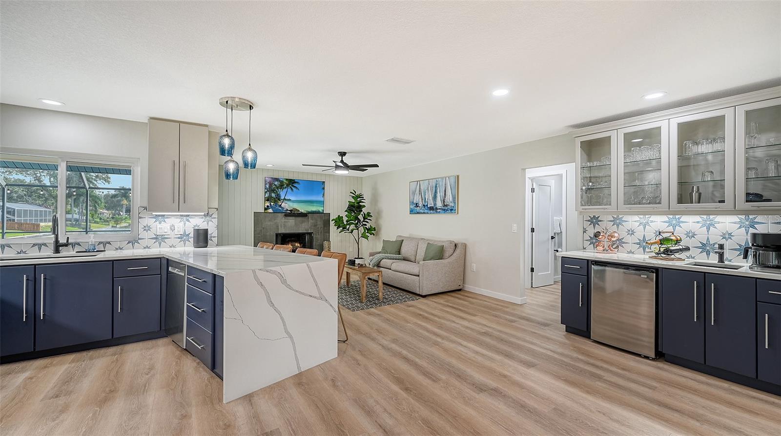 3924 HELENE ST — photo 18