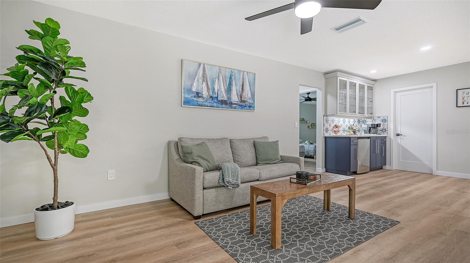 3924 HELENE ST — photo 31