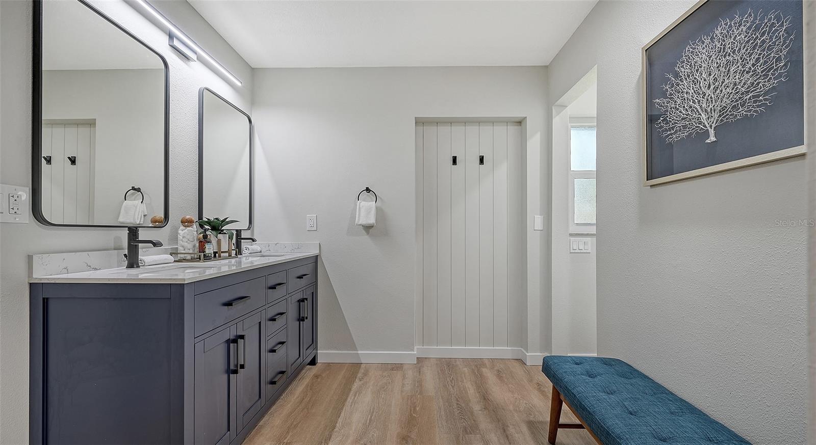 3924 HELENE ST — photo 36