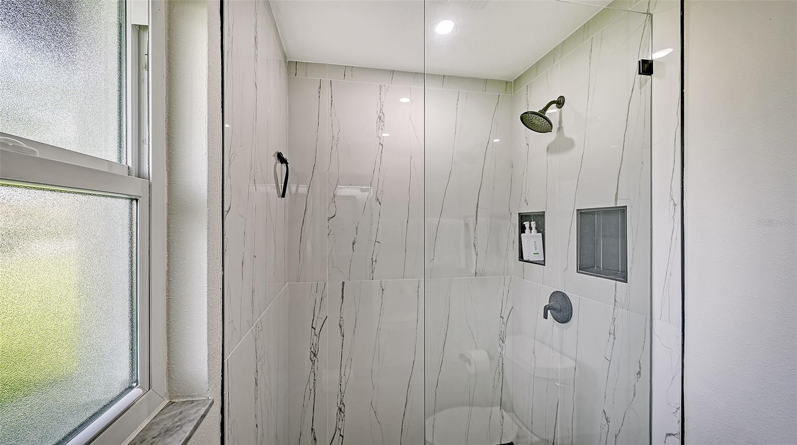 3924 HELENE ST — photo 37