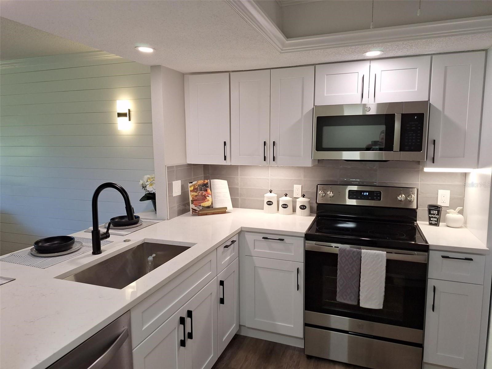 3700 BENEVA RD #0 — photo 2