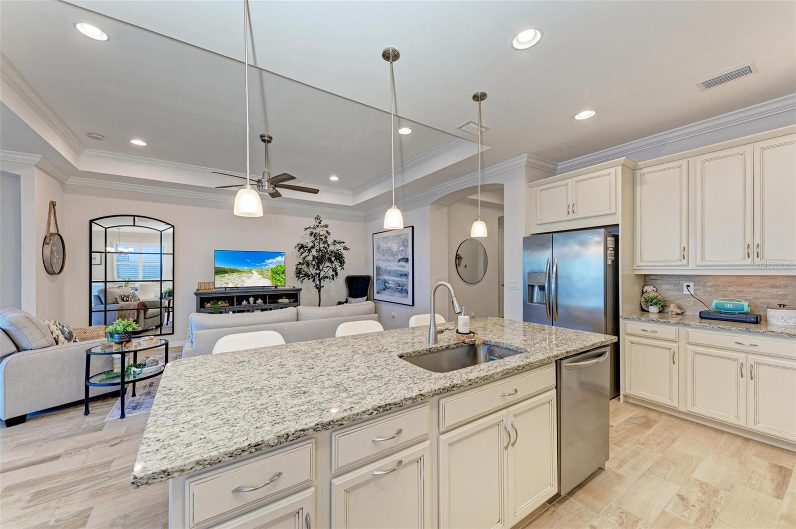 228 MARAVIYA BLVD — photo 19
