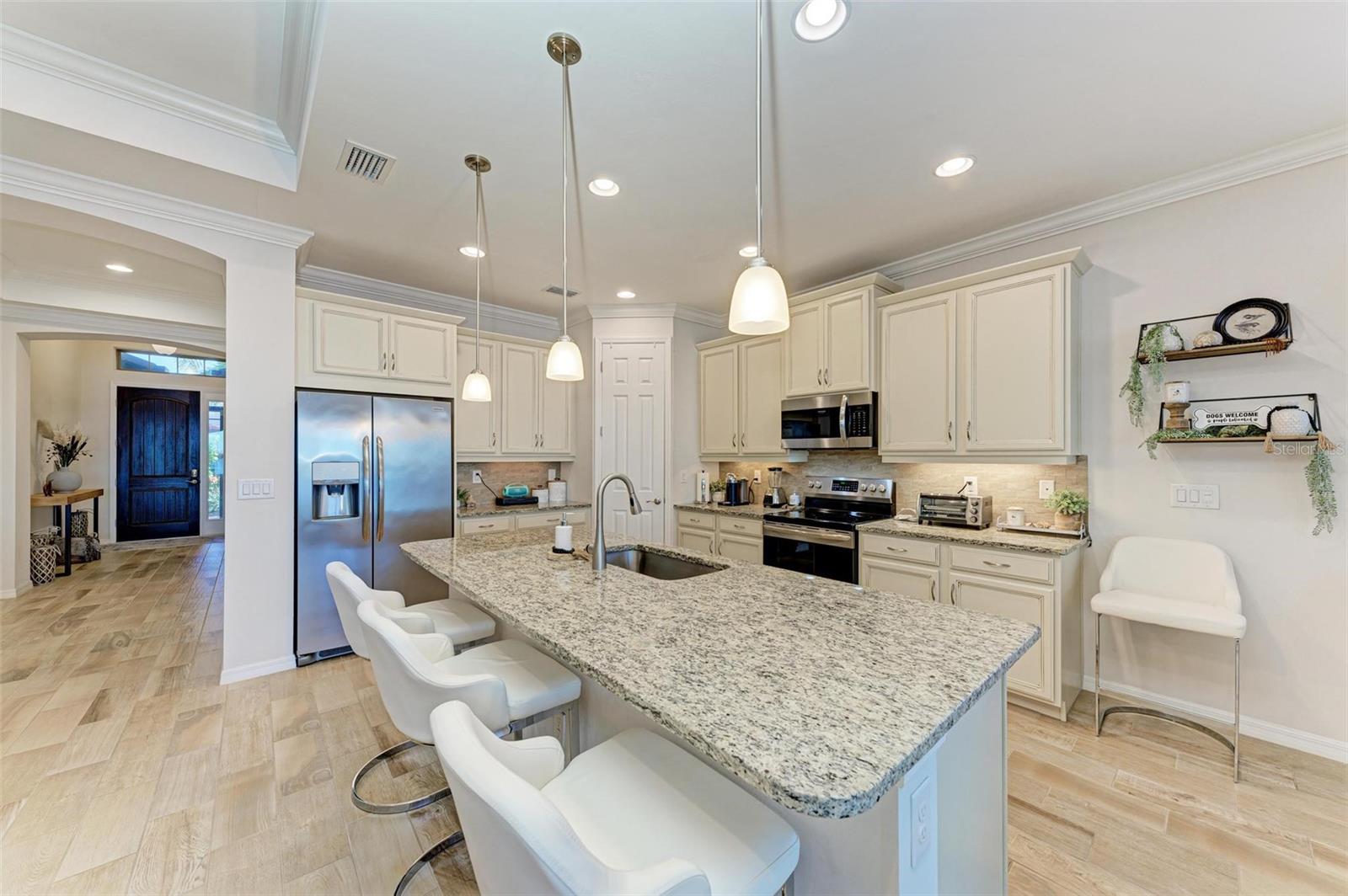 228 MARAVIYA BLVD — photo 17