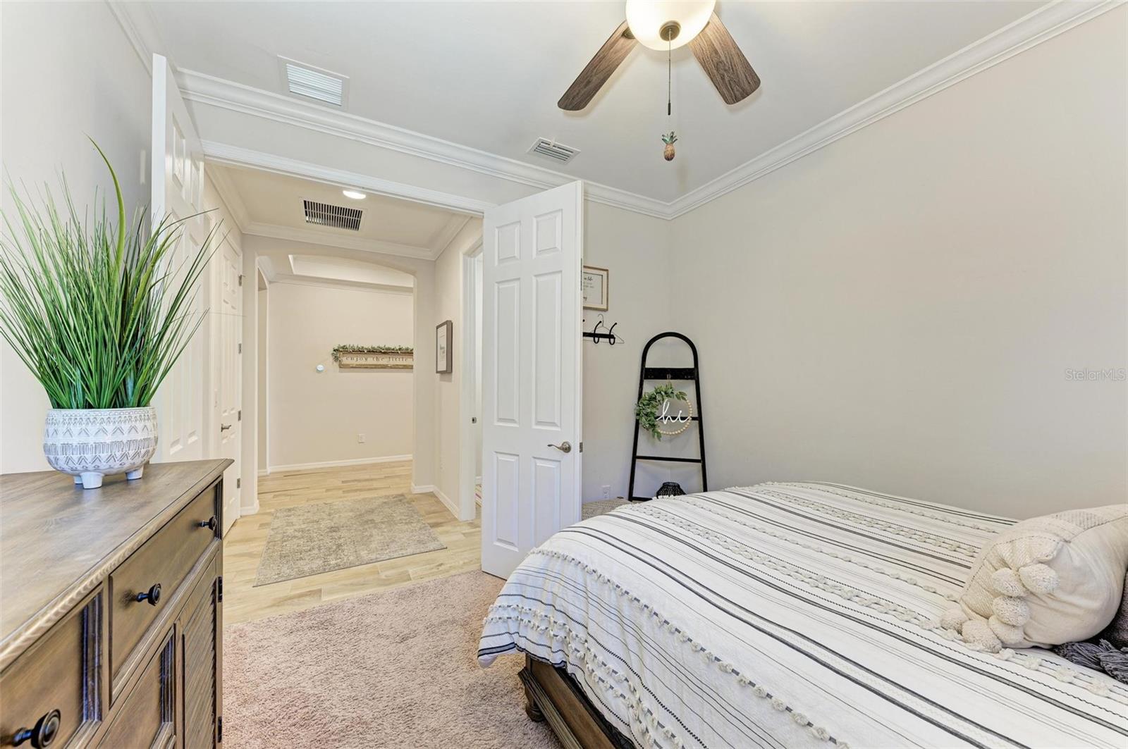228 MARAVIYA BLVD — photo 39