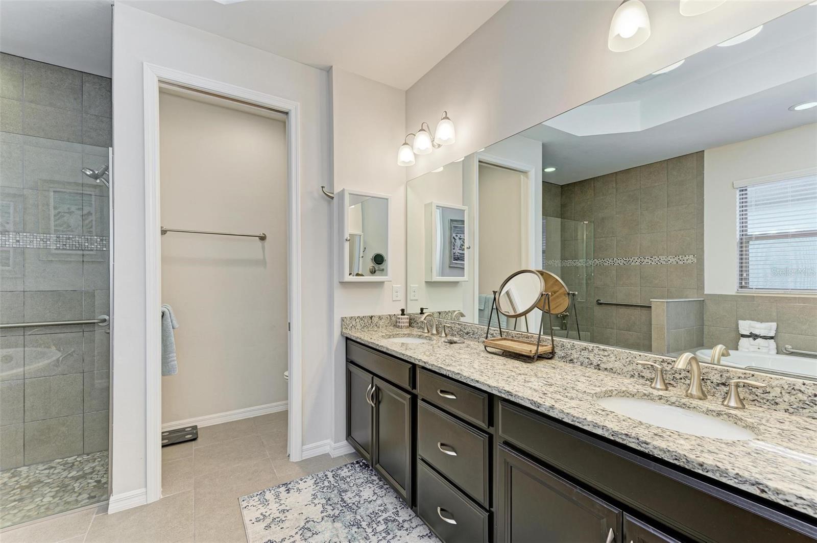 228 MARAVIYA BLVD — photo 30
