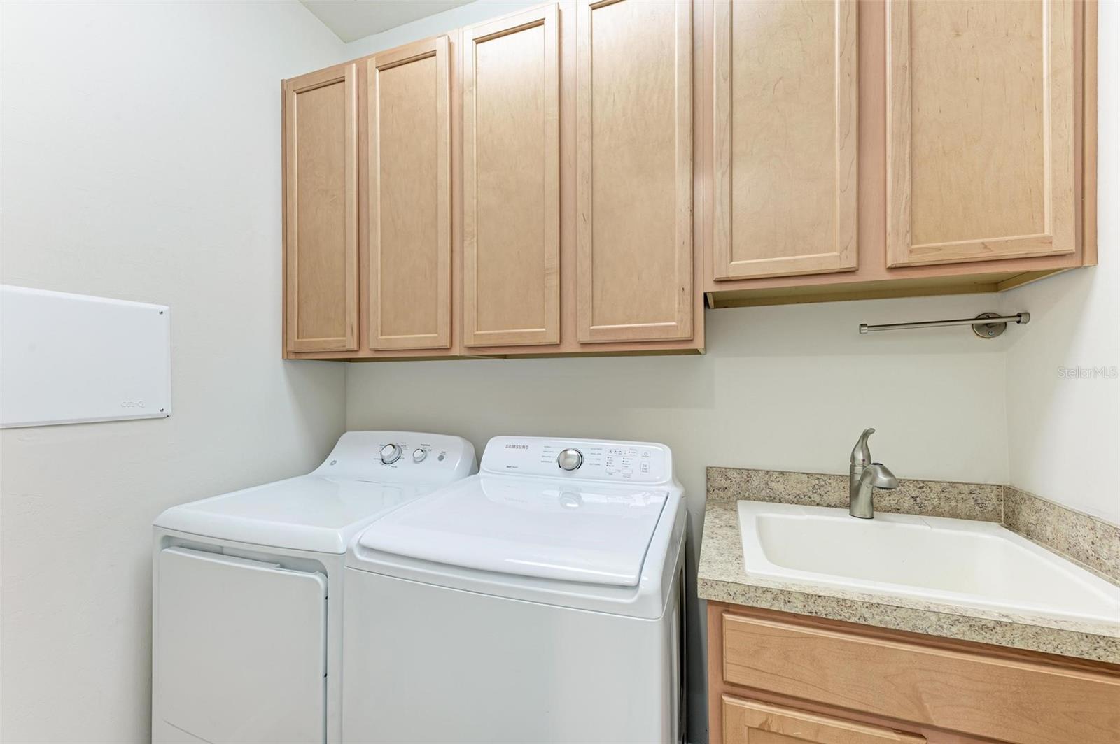 228 MARAVIYA BLVD — photo 40