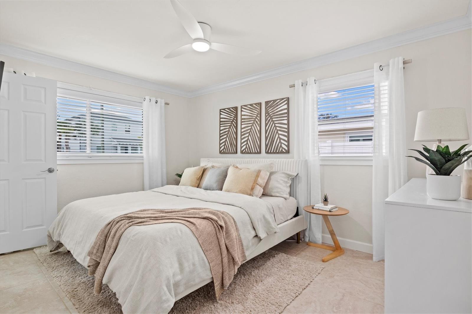 2641 MARTIN ST — photo 33