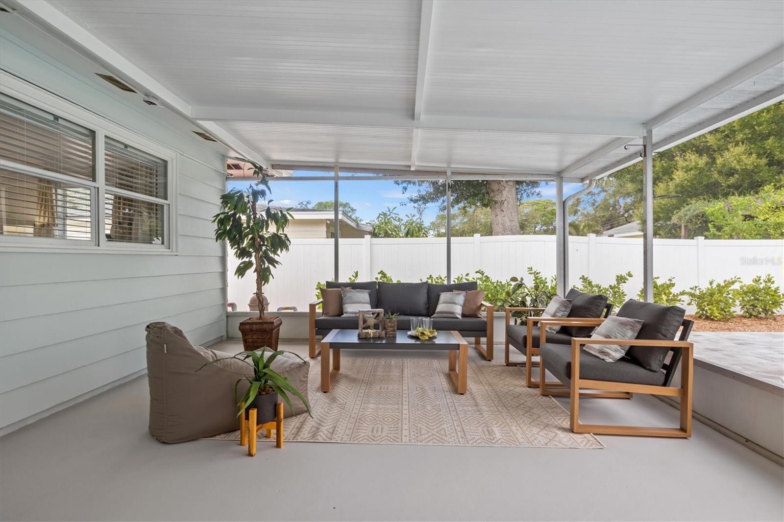 2641 MARTIN ST — photo 29