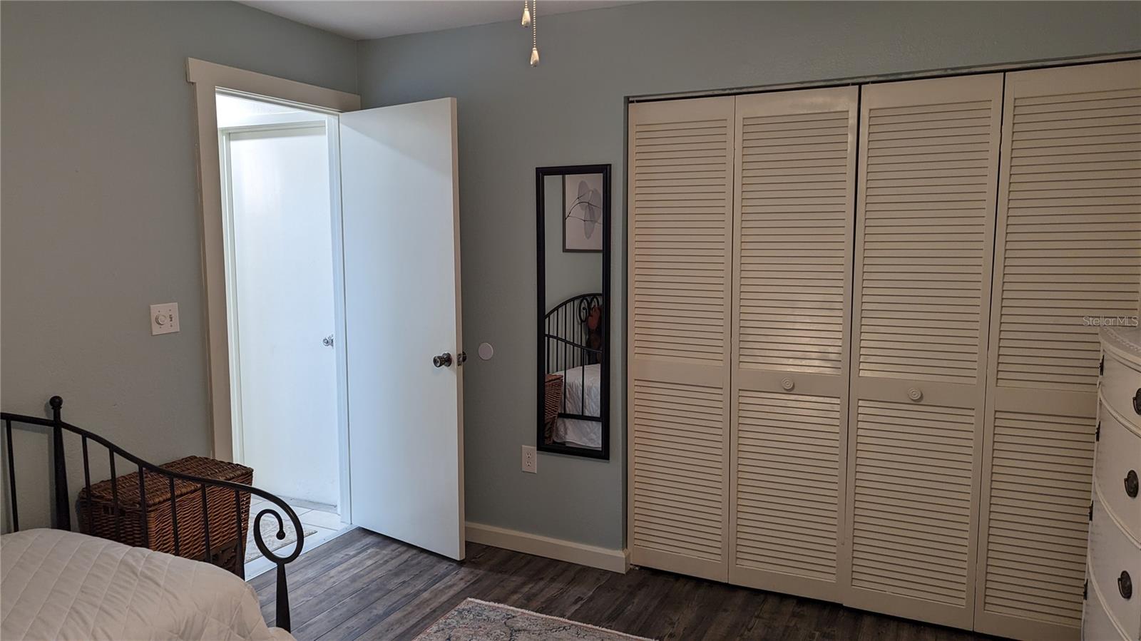 617 INDIANA AVE — photo 26