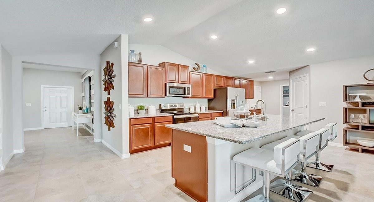 5079 EAGLE ROCK DR — photo 3
