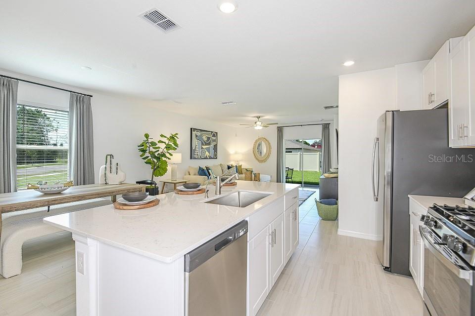 2530 LEONIA LN — photo 11