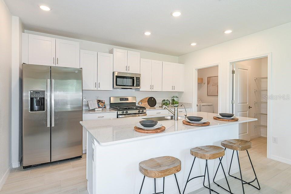 2530 LEONIA LN — photo 6