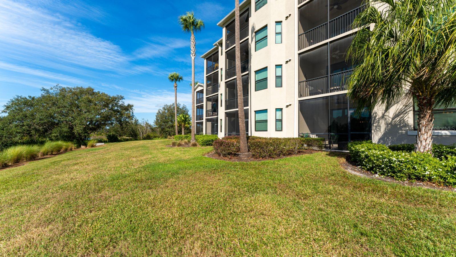 17510 GAWTHROP DR #105 — photo 29