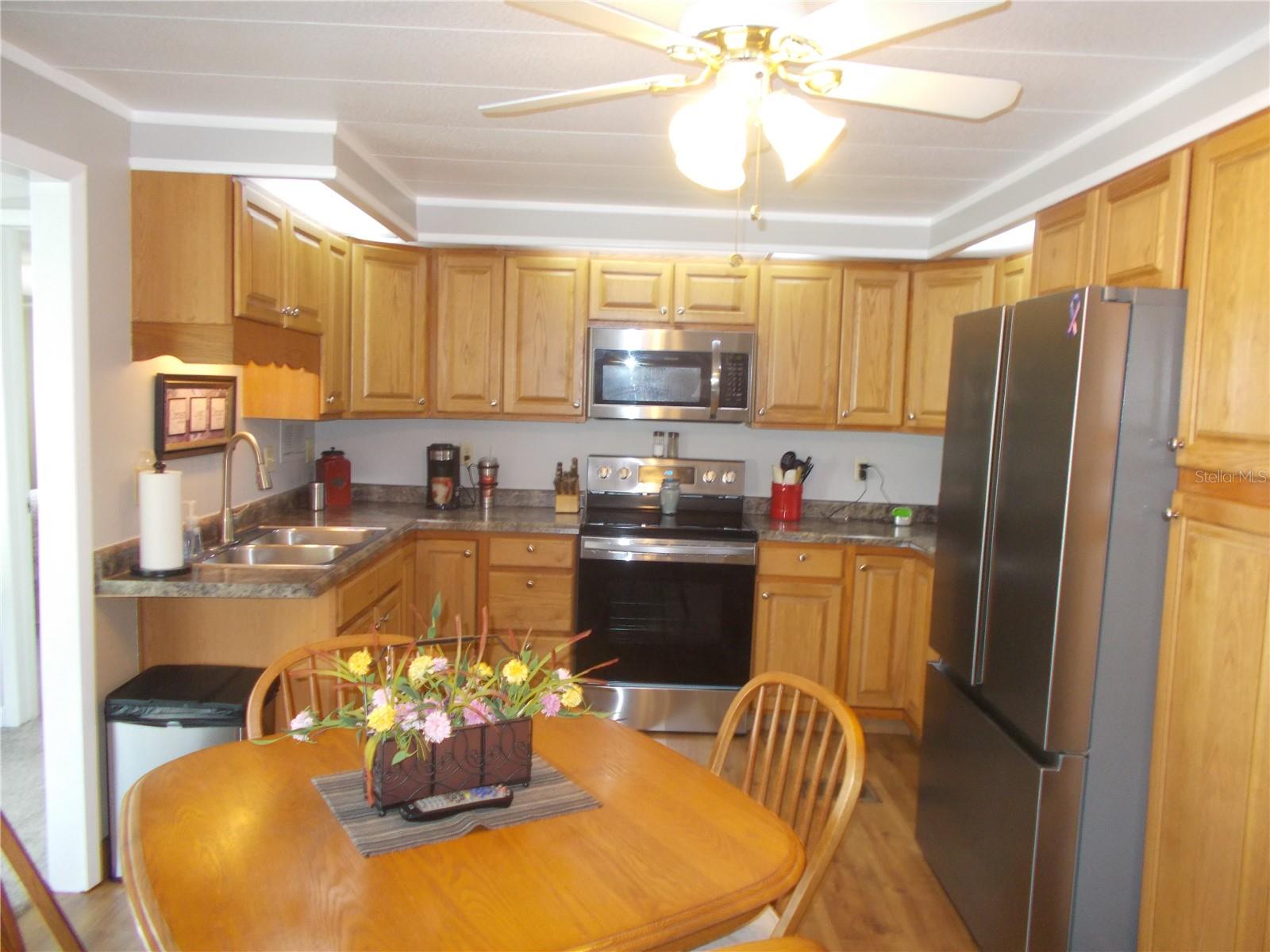 5755 HOLIDAY PARK BLVD — photo 2