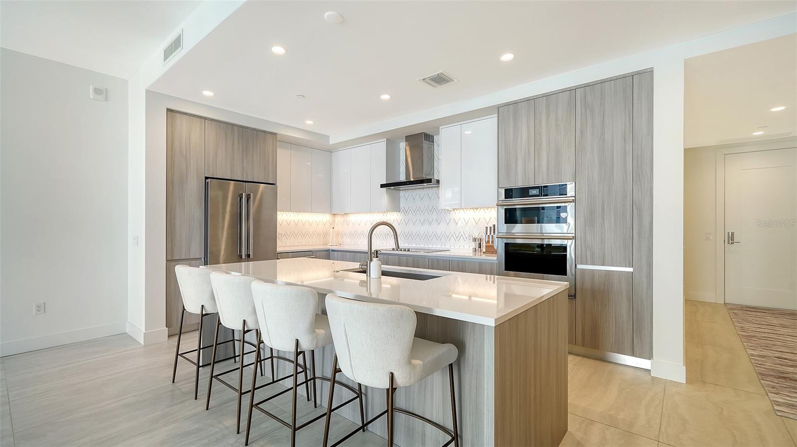 301 QUAY COMMONS DR #704 — photo 18