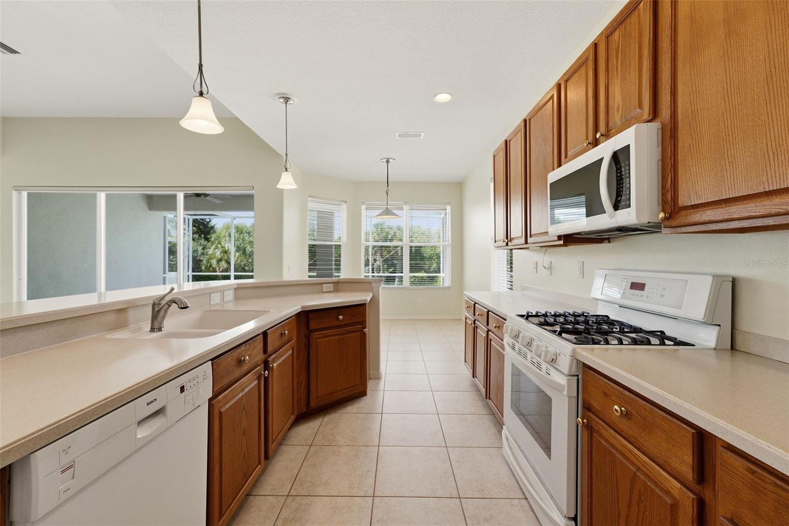 5301 LAUREL OAK CT — photo 12