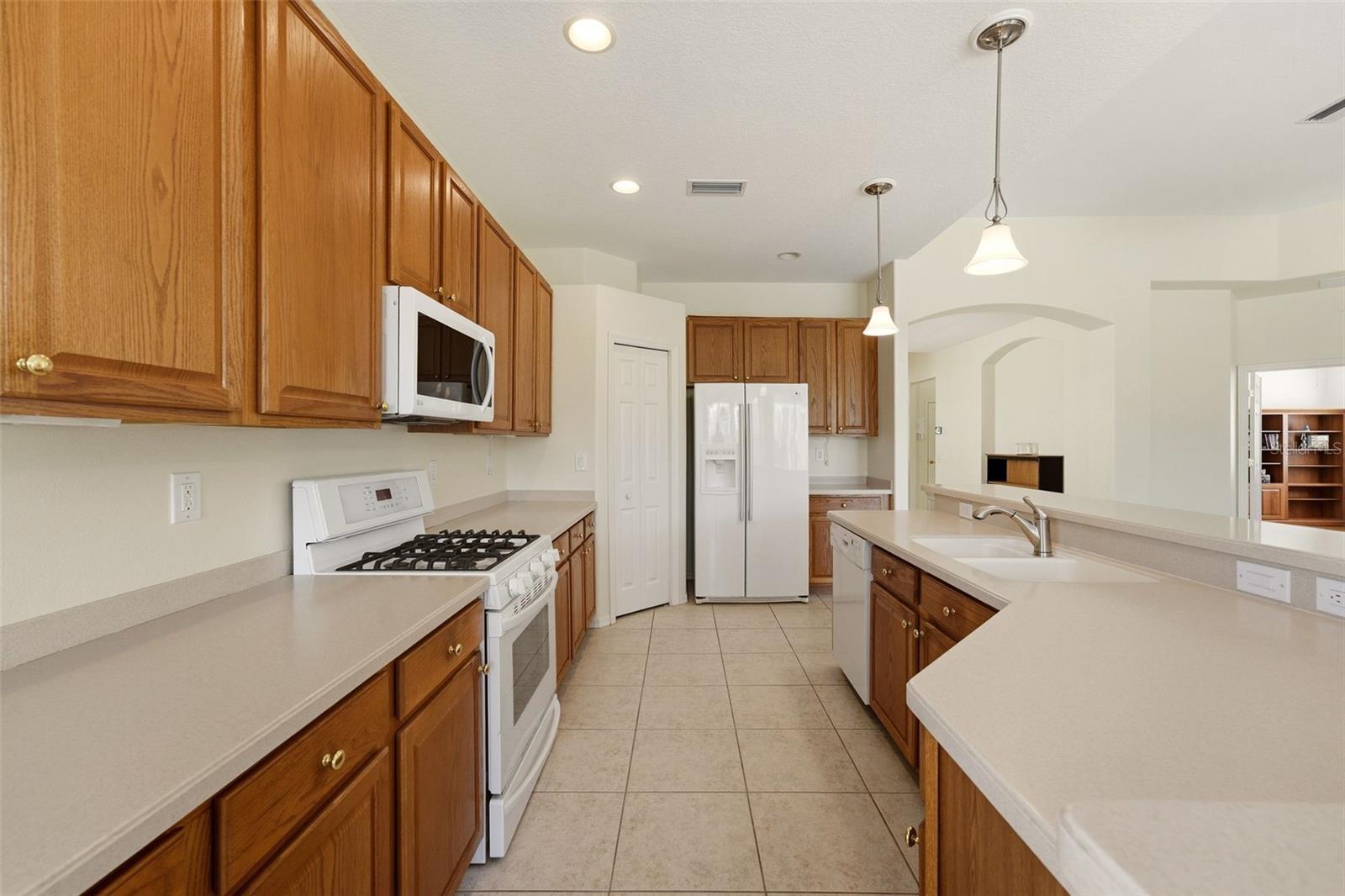 5301 LAUREL OAK CT — photo 15