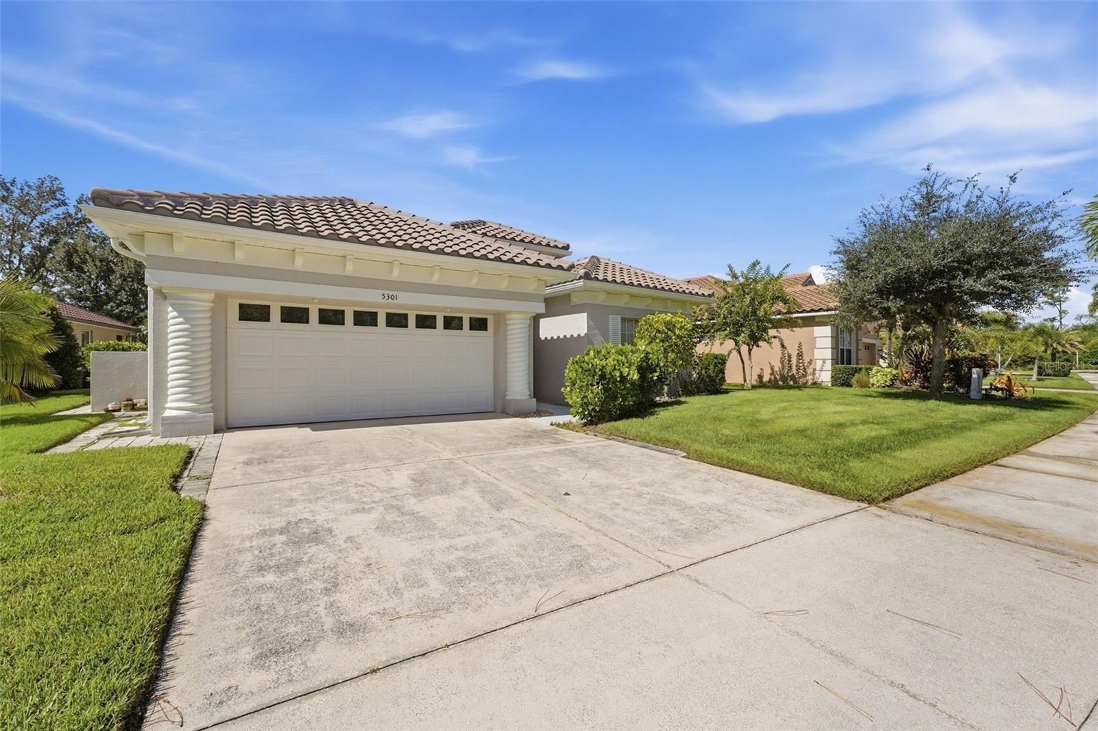 5301 LAUREL OAK CT — photo 2