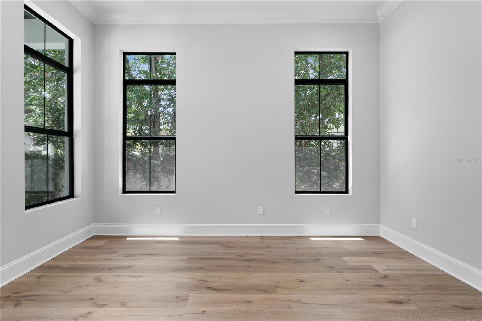 3109 W KNIGHTS AVE — photo 4