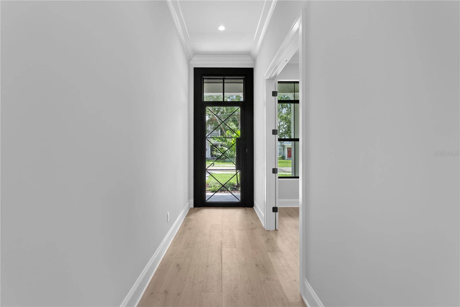 3109 W KNIGHTS AVE — photo 2