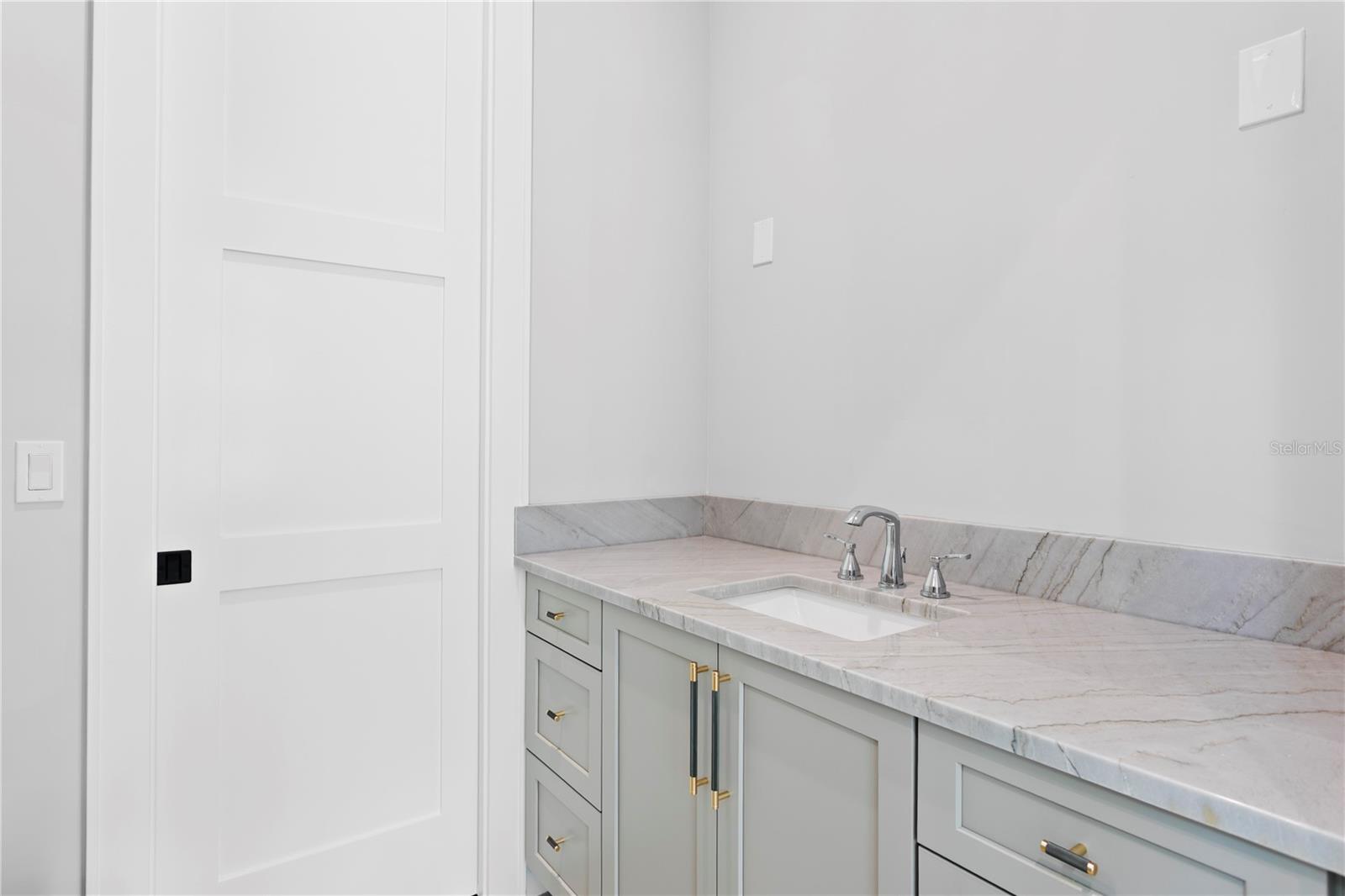 3109 W KNIGHTS AVE — photo 7