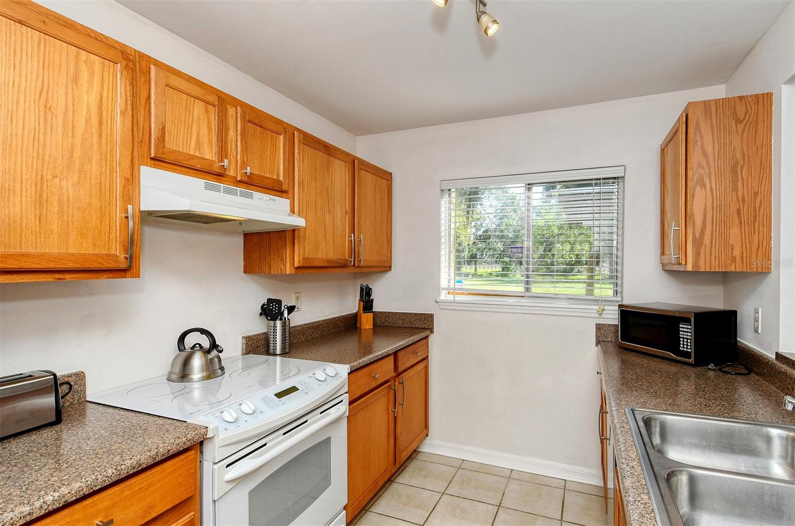1877 TOUCAN WAY #400 — photo 15
