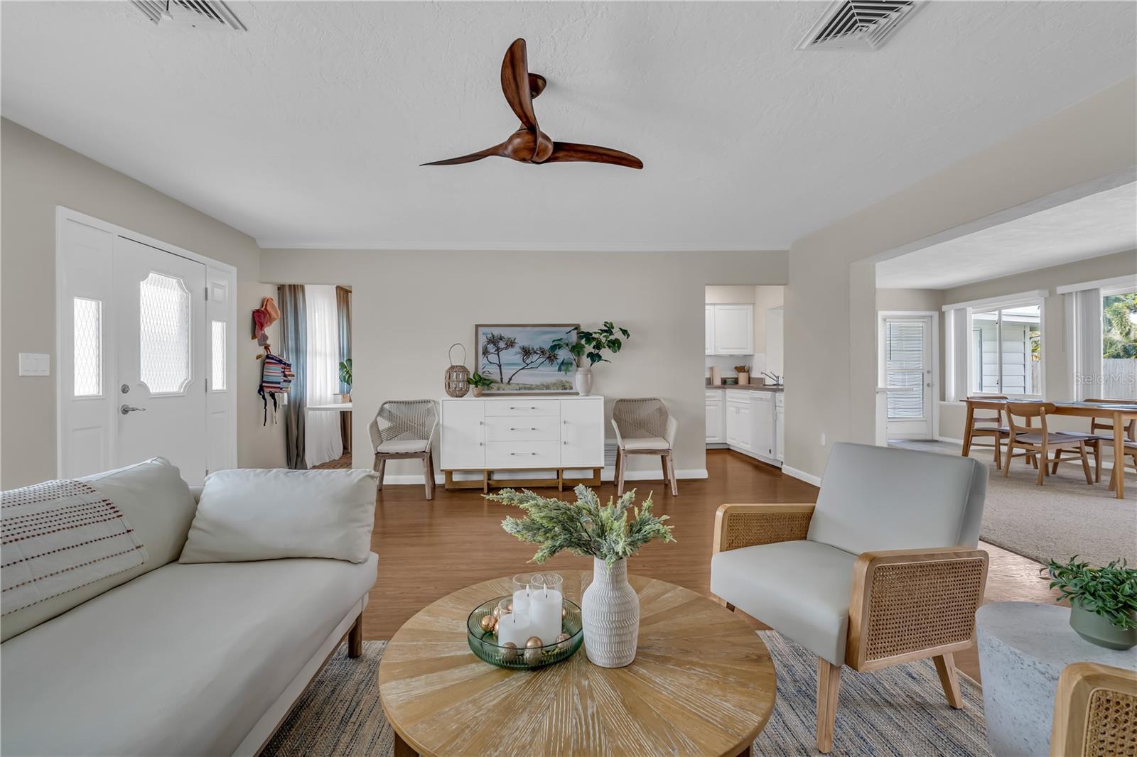 2449 BREAKWATER CIR — photo 5