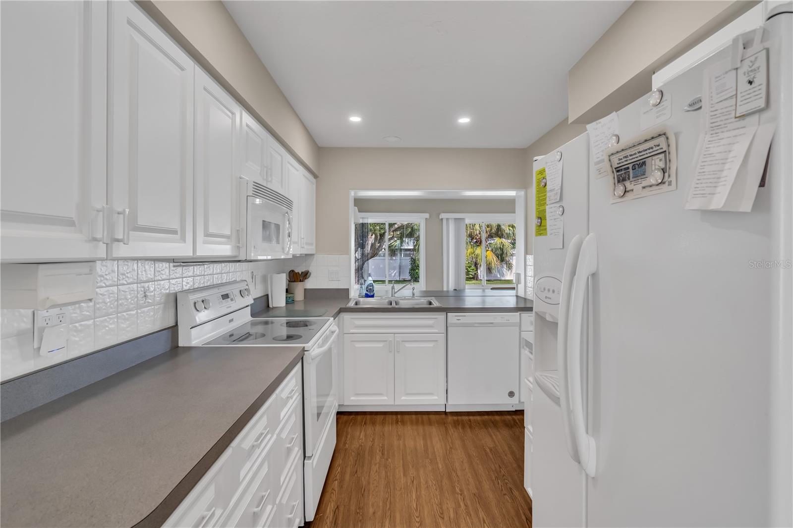 2449 BREAKWATER CIR — photo 12