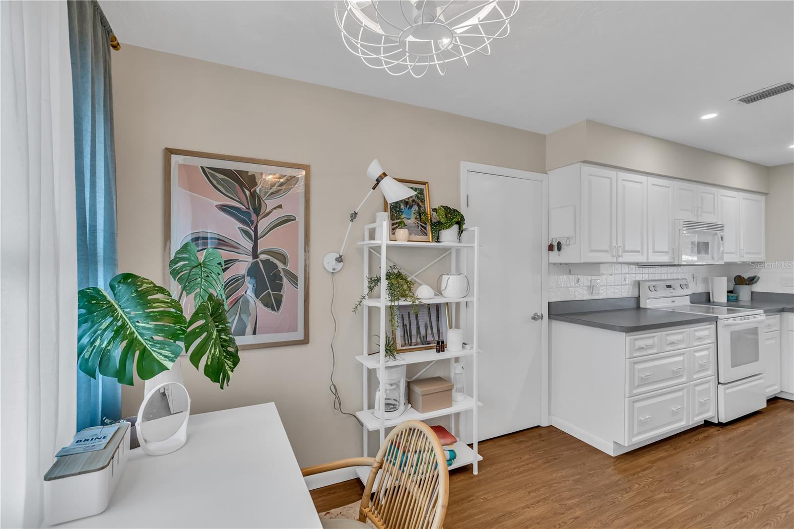 2449 BREAKWATER CIR — photo 17