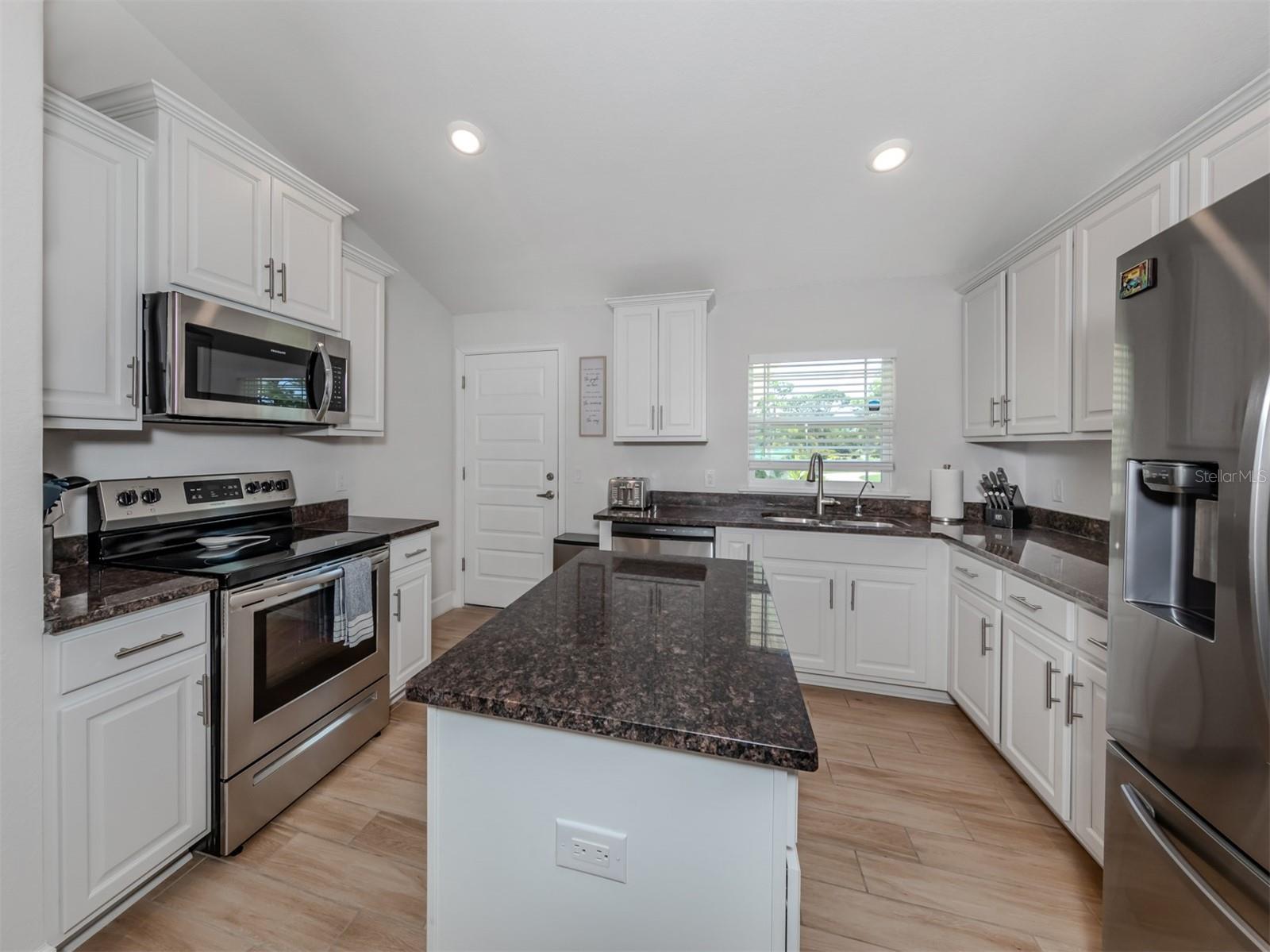 1190 EUCLID RD — photo 25