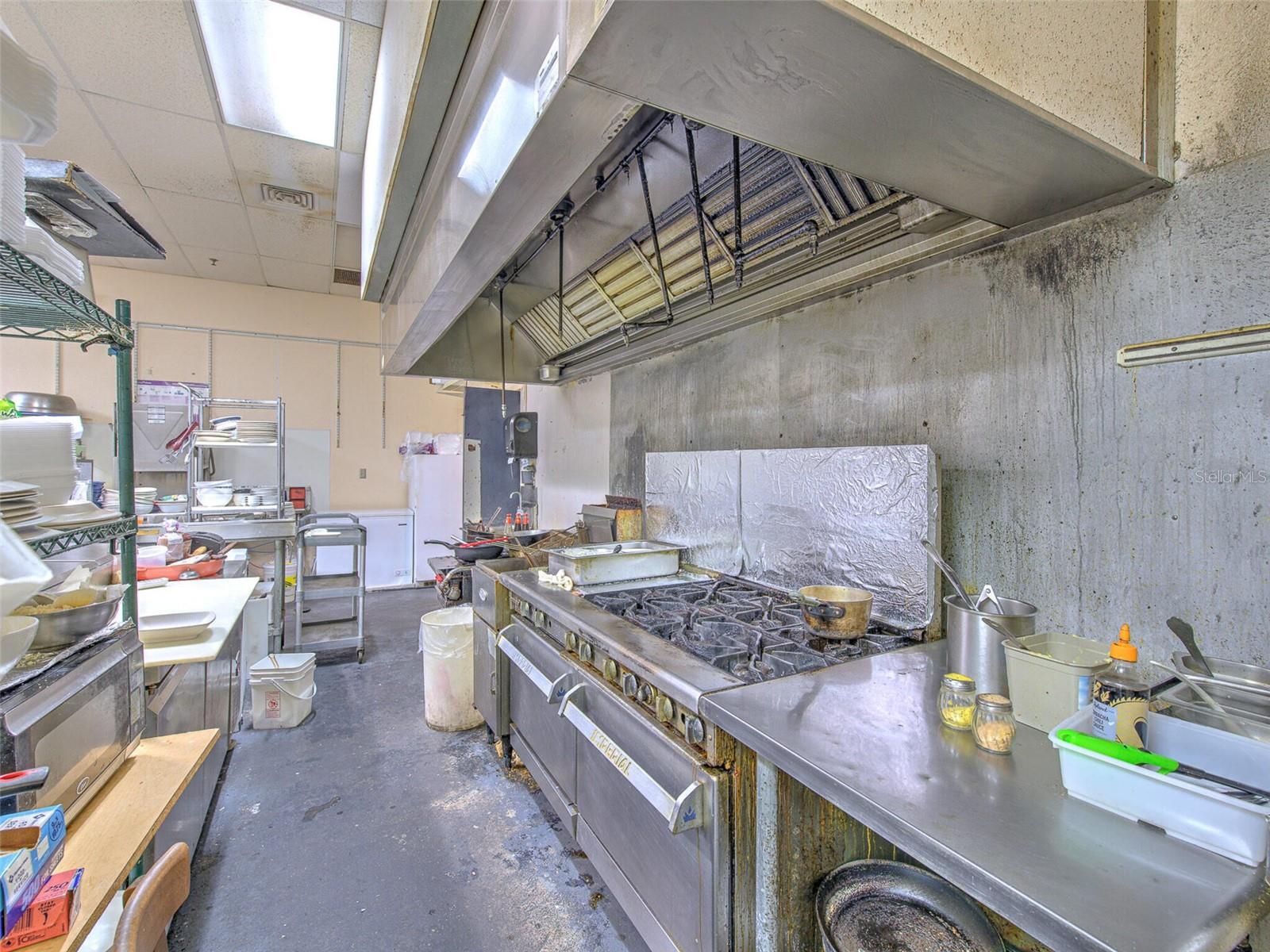 2215 COLLIER PARKWAY — photo 31