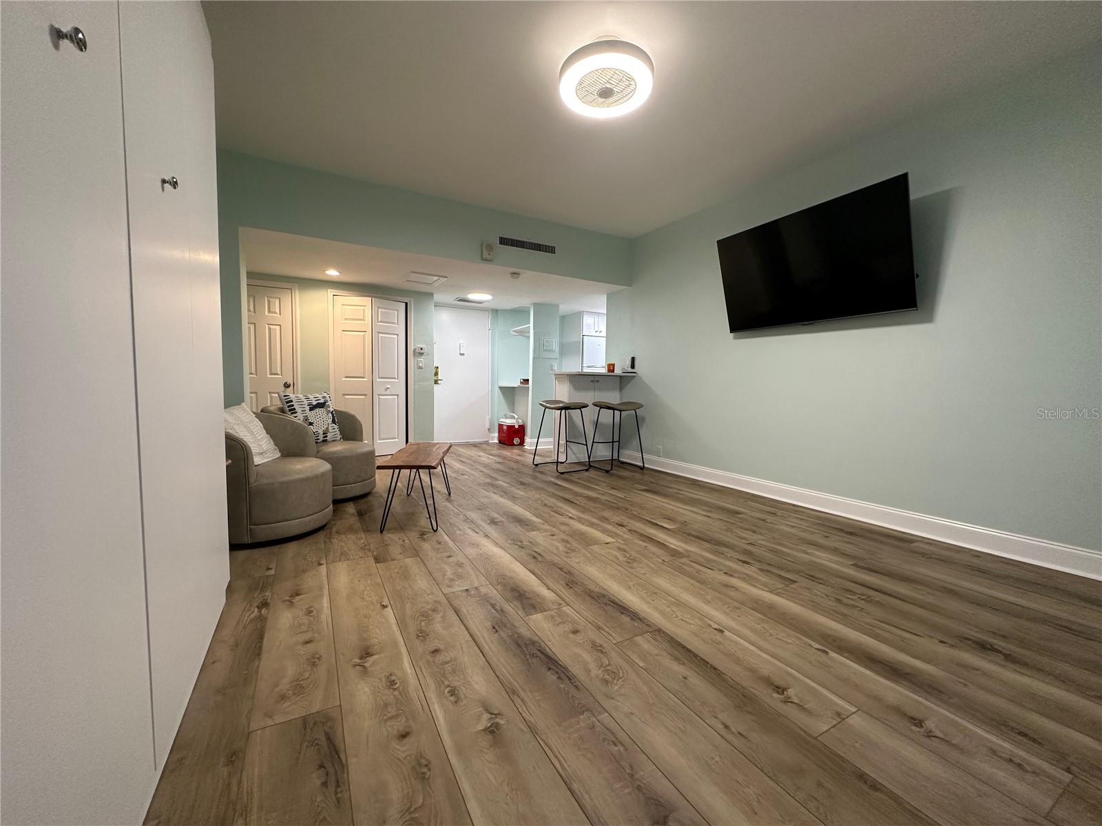880 MANDALAY AVE #S404 — photo 8