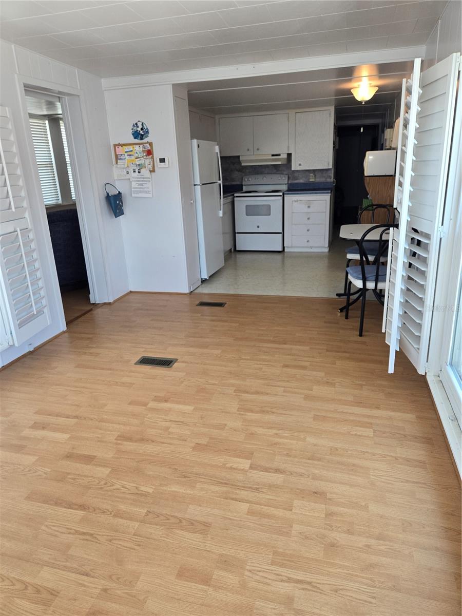 4851 W GANDY BLVD #B4 L32 — photo 3