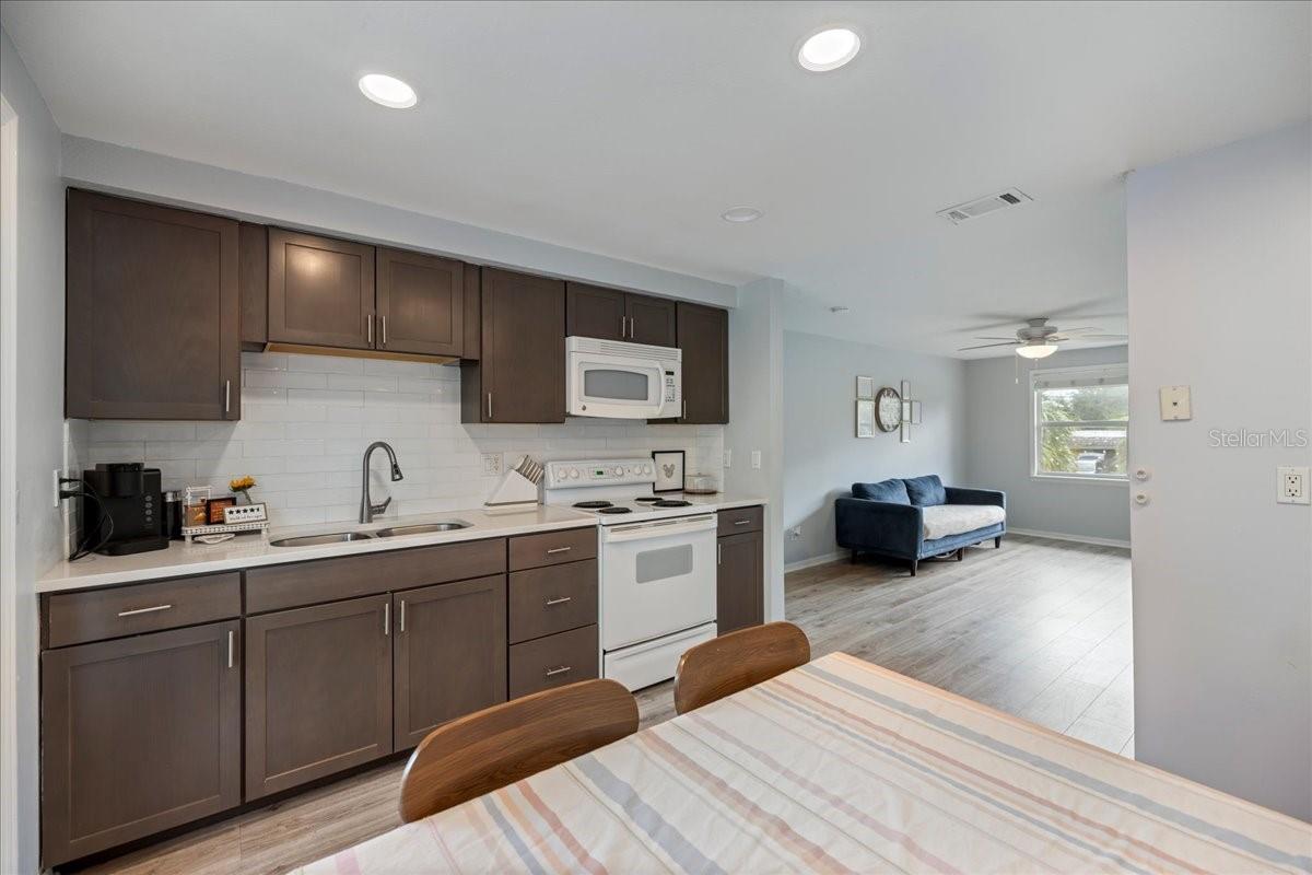 307 WINFIELD WAY — photo 18