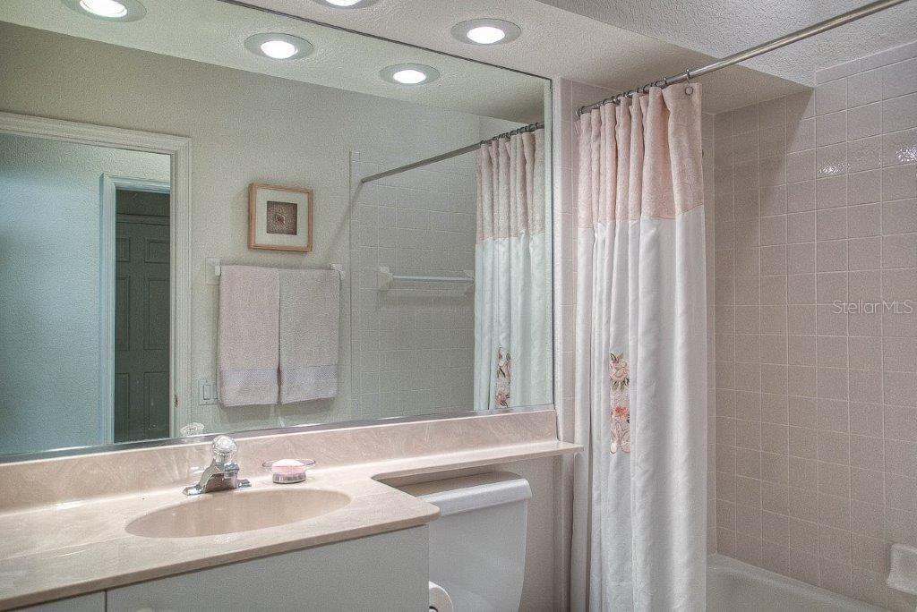 7101 VICTORIA CIR — photo 18