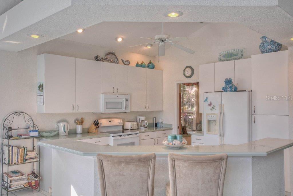 7101 VICTORIA CIR — photo 10