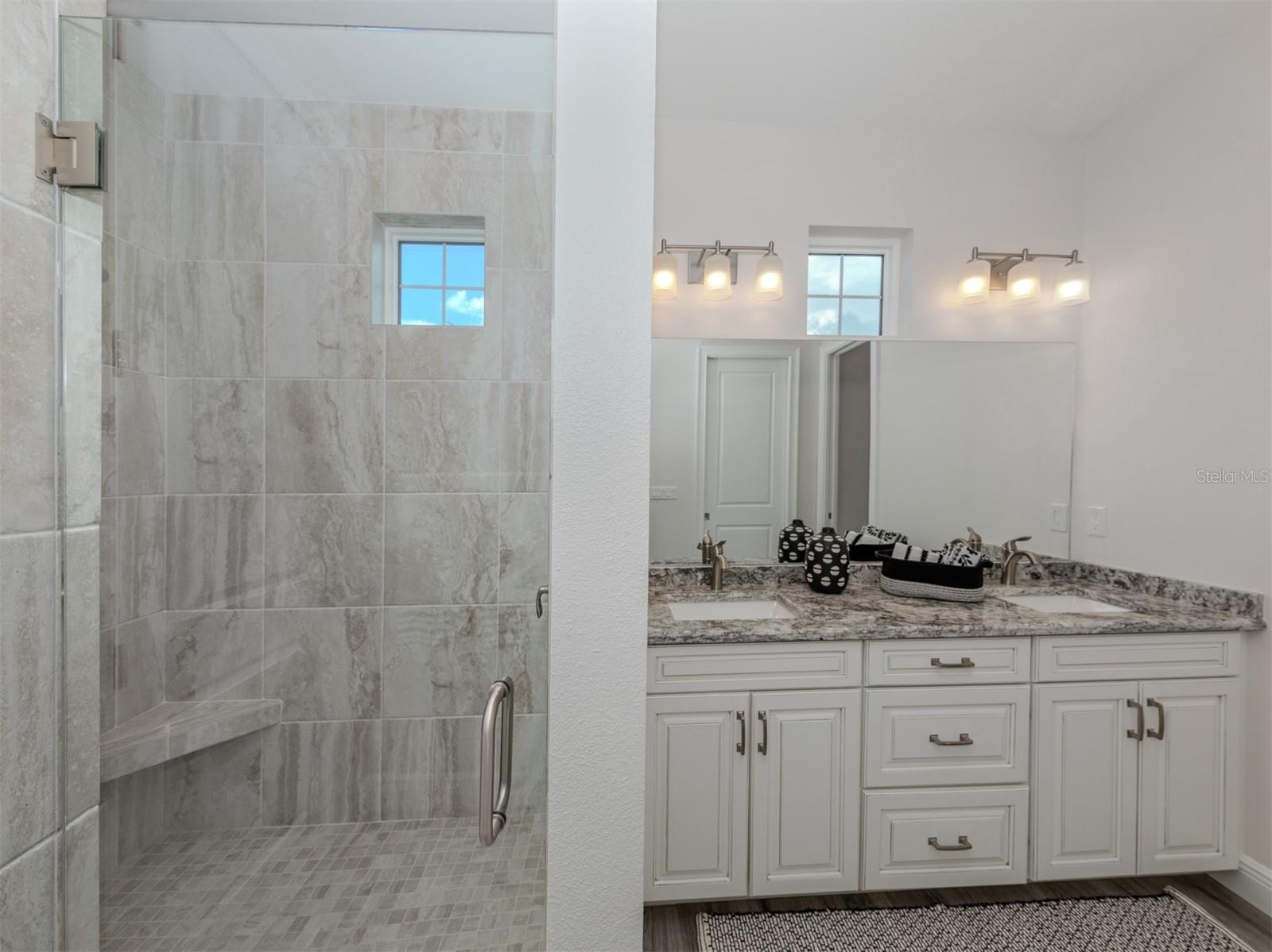 922 E VENICE AVE — photo 15