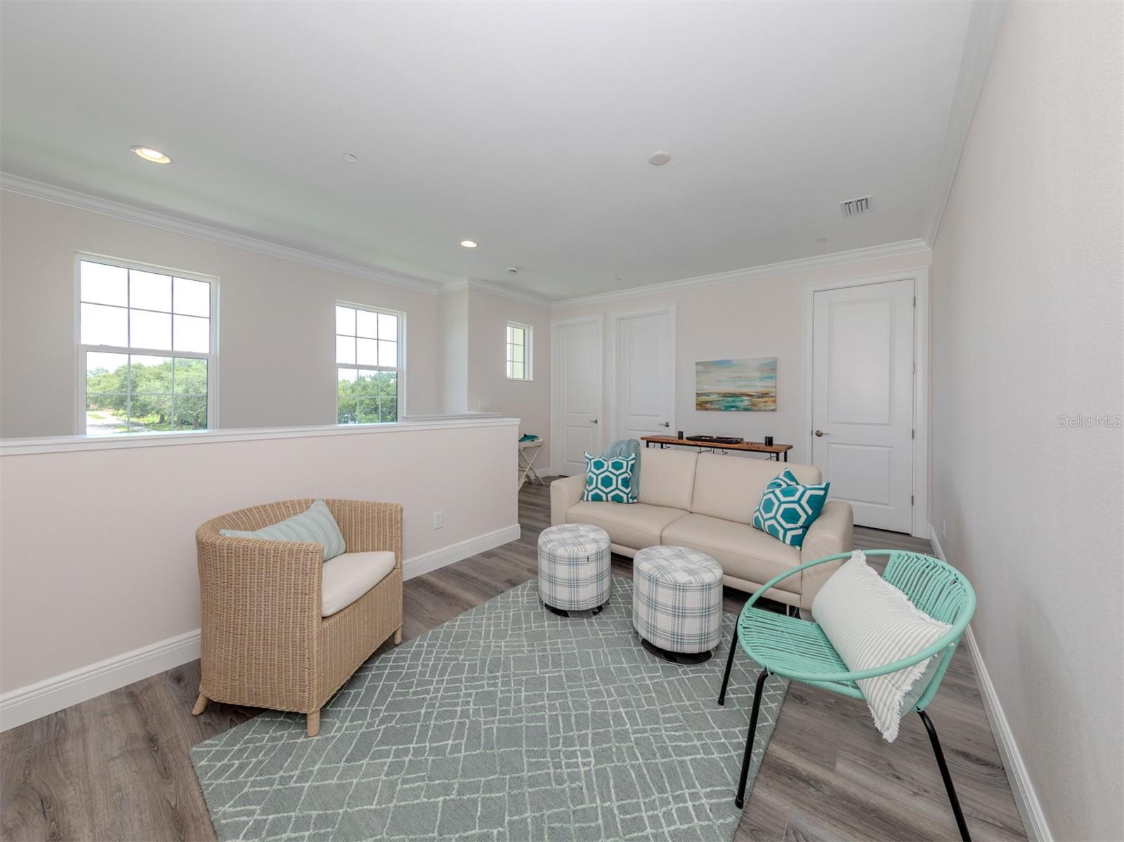 922 E VENICE AVE — photo 16