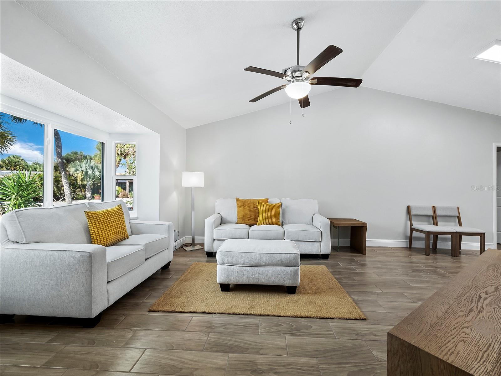 516 CASAS BONITAS WAY — photo 3
