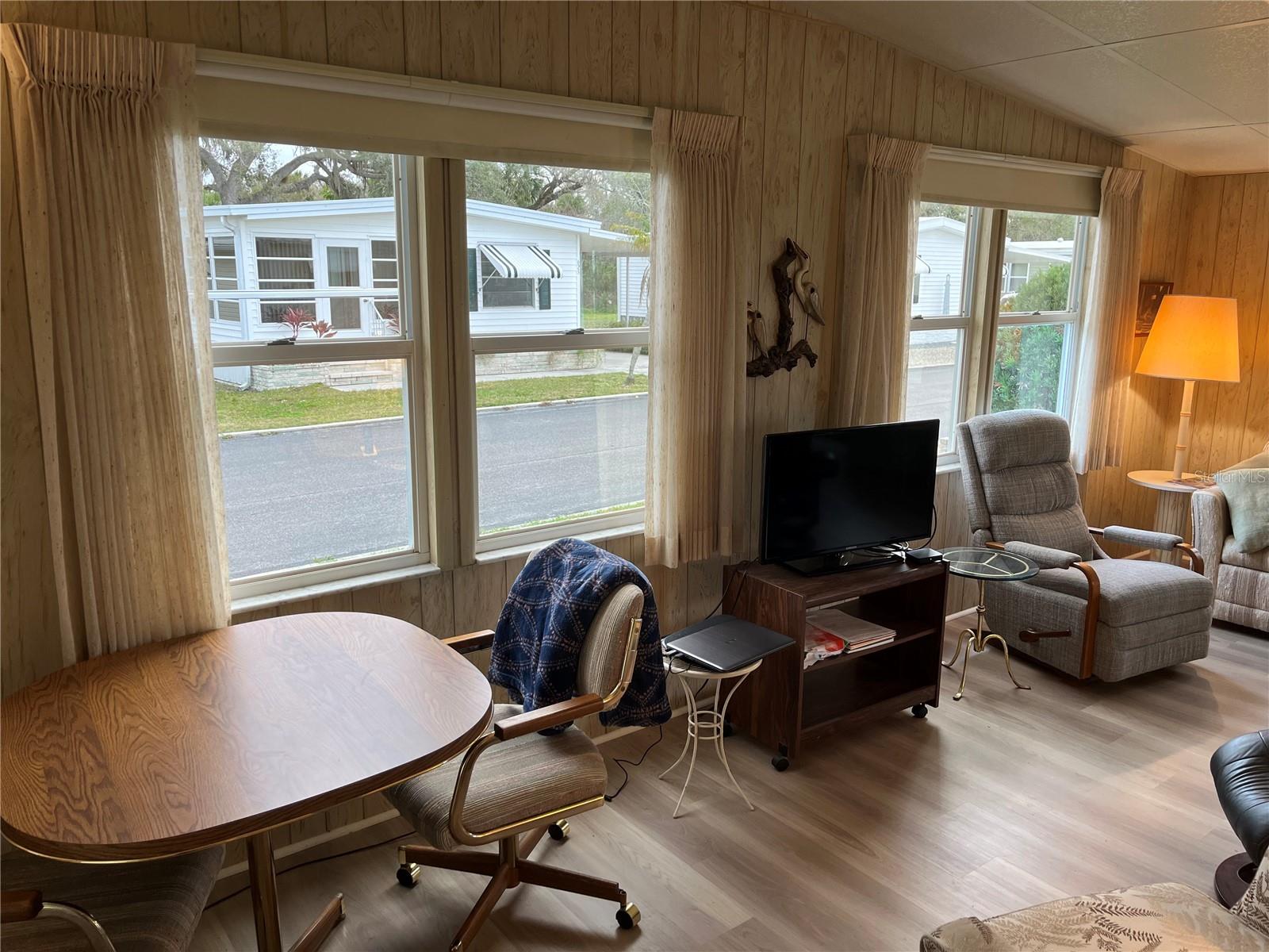 626 CERVINA DR — photo 20