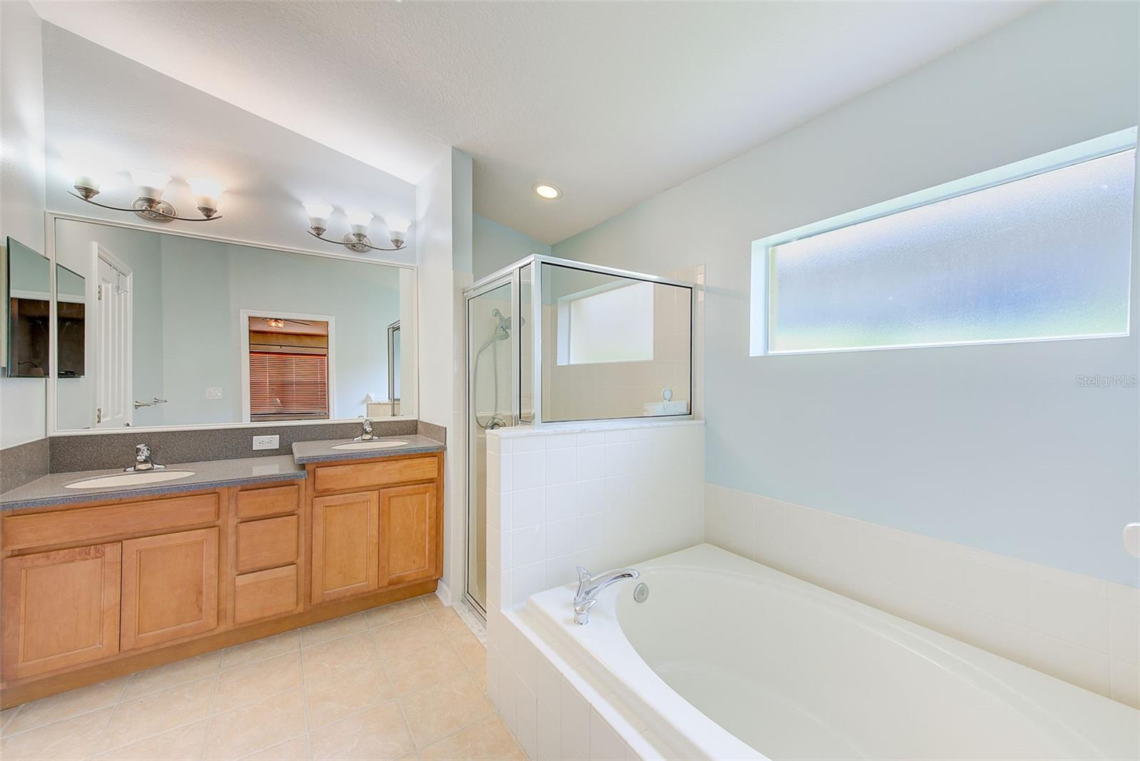 422 DOWN PINE DR — photo 23