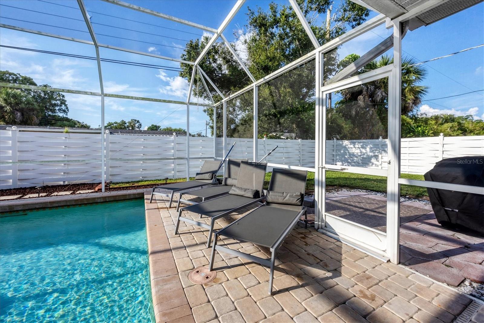 3126 BOUGAINVILLEA ST — photo 26