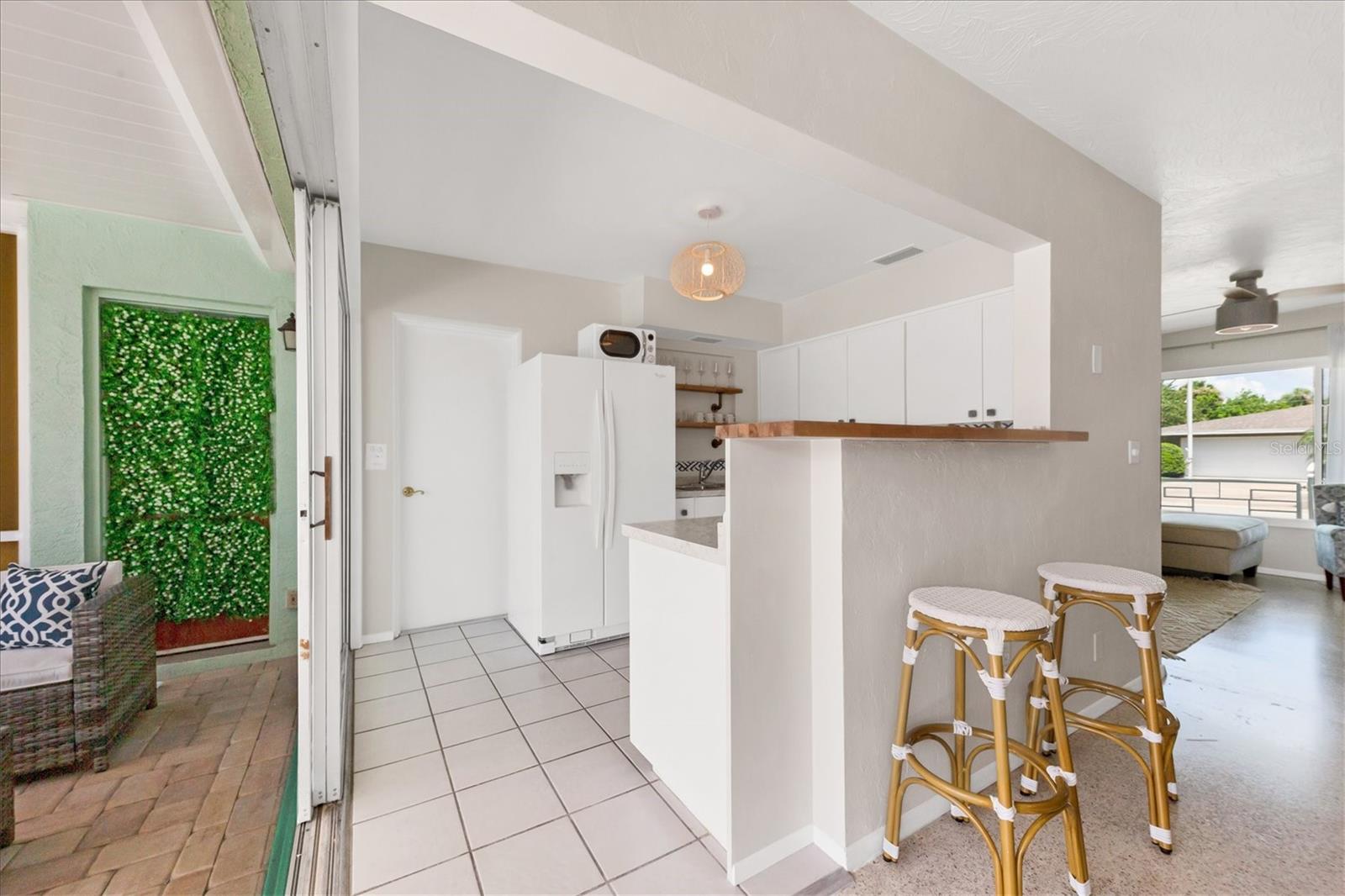 3126 BOUGAINVILLEA ST — photo 10