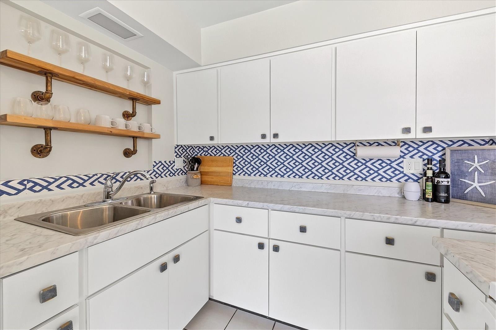 3126 BOUGAINVILLEA ST — photo 14