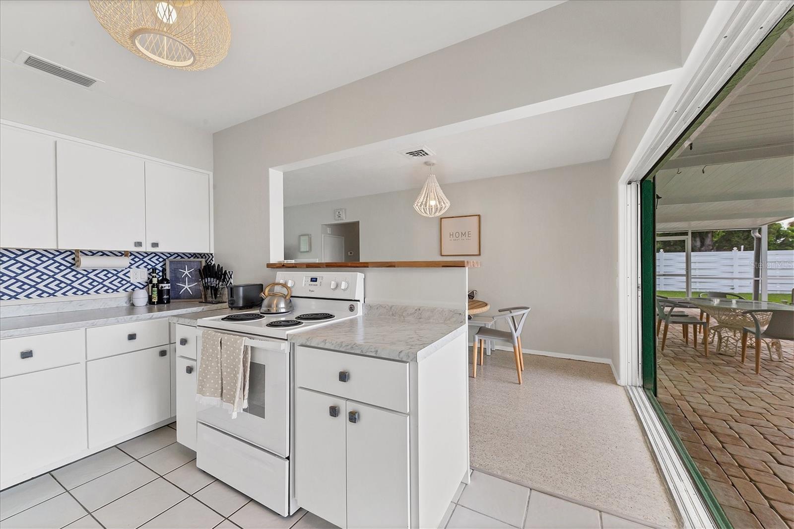 3126 BOUGAINVILLEA ST — photo 12