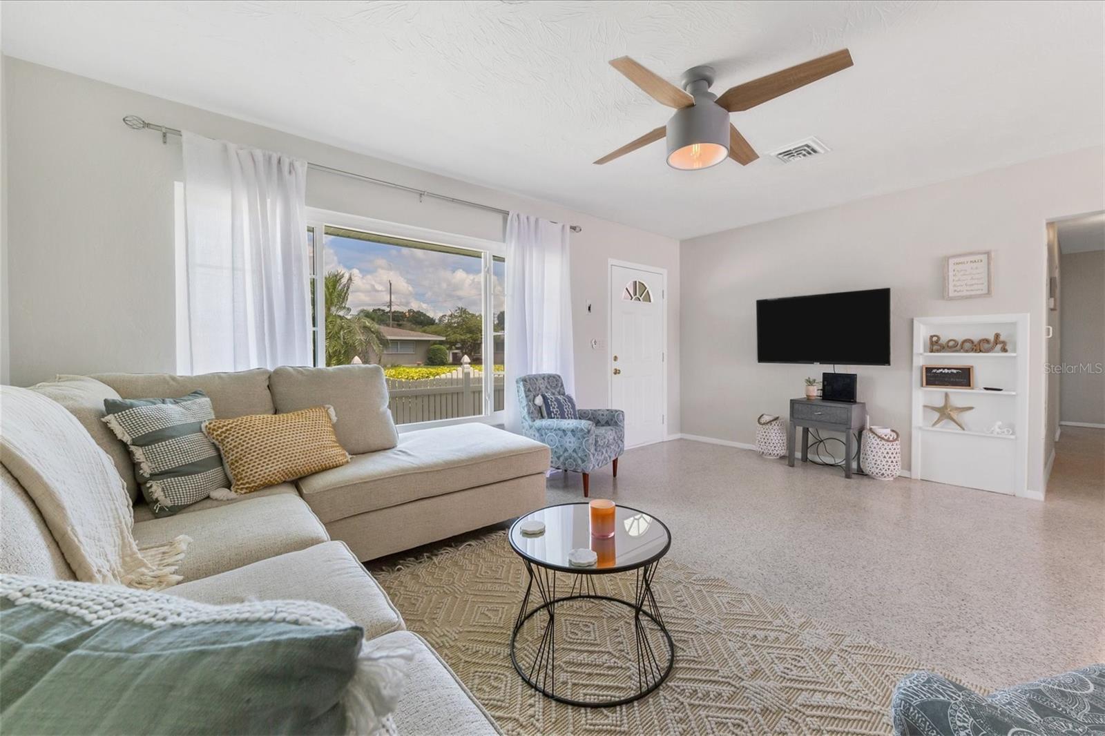 3126 BOUGAINVILLEA ST — photo 5
