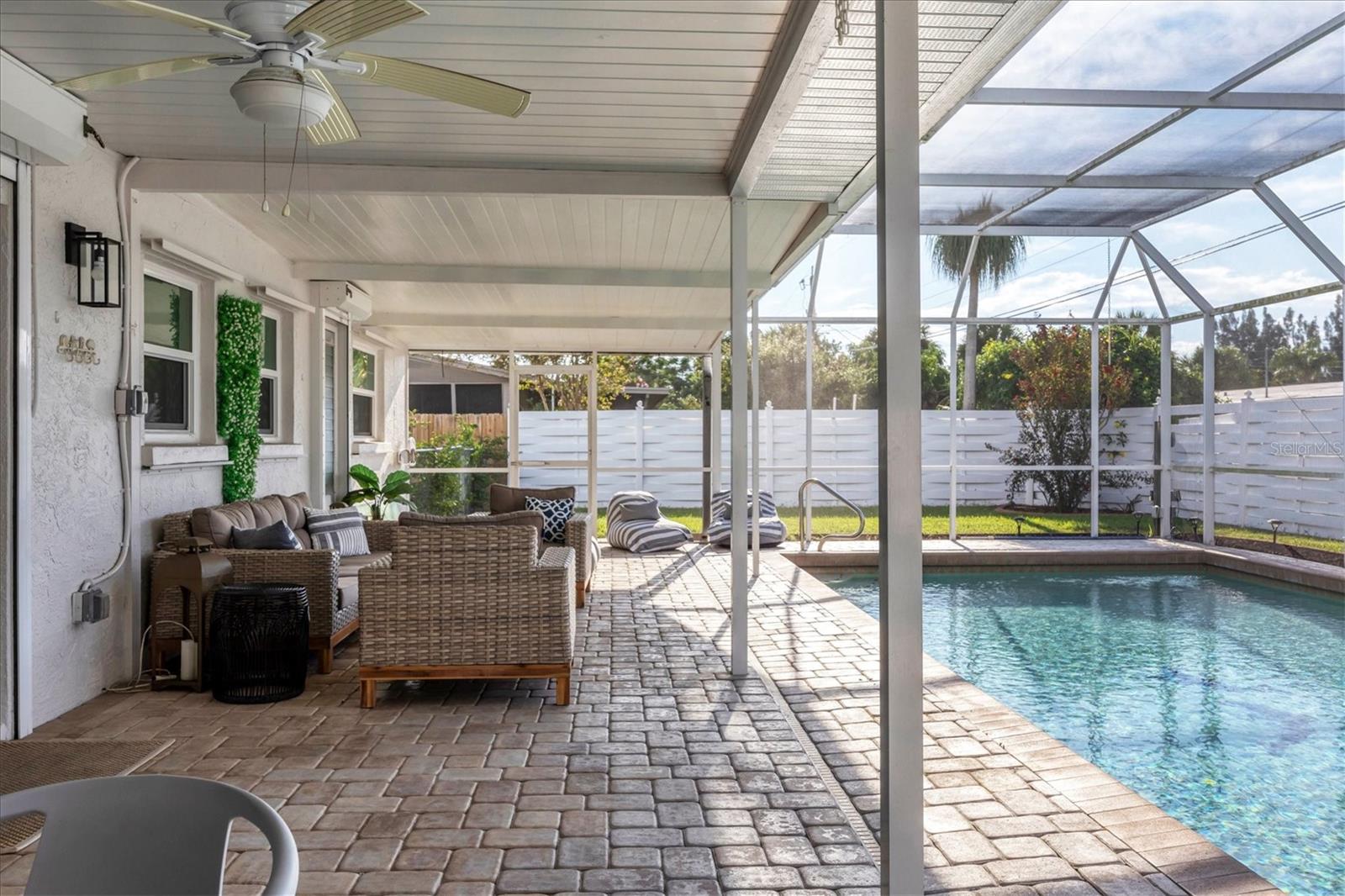 3126 BOUGAINVILLEA ST — photo 28
