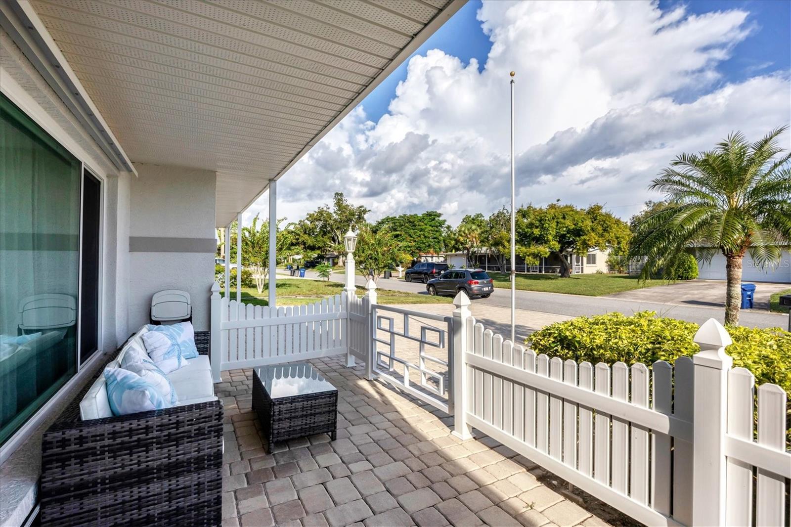 3126 BOUGAINVILLEA ST — photo 4