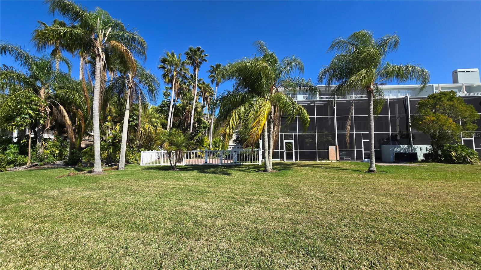 1648 LAGO VISTA BLVD — photo 12